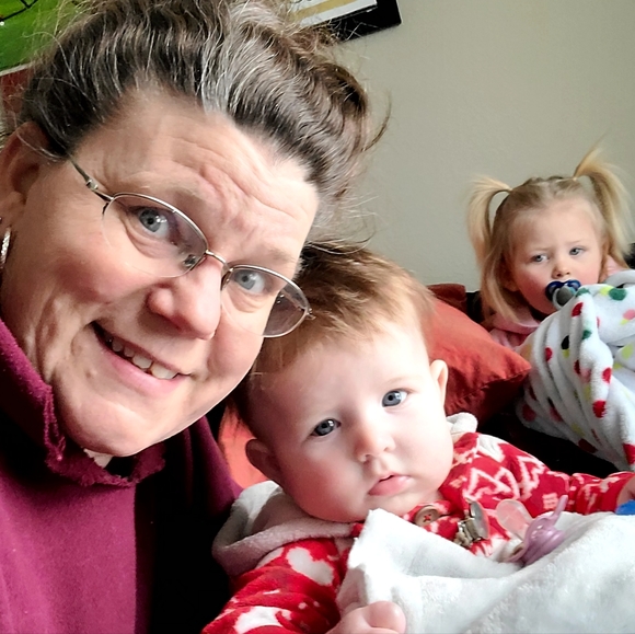 Meet your Posher, Beth - Picture 4 of 4